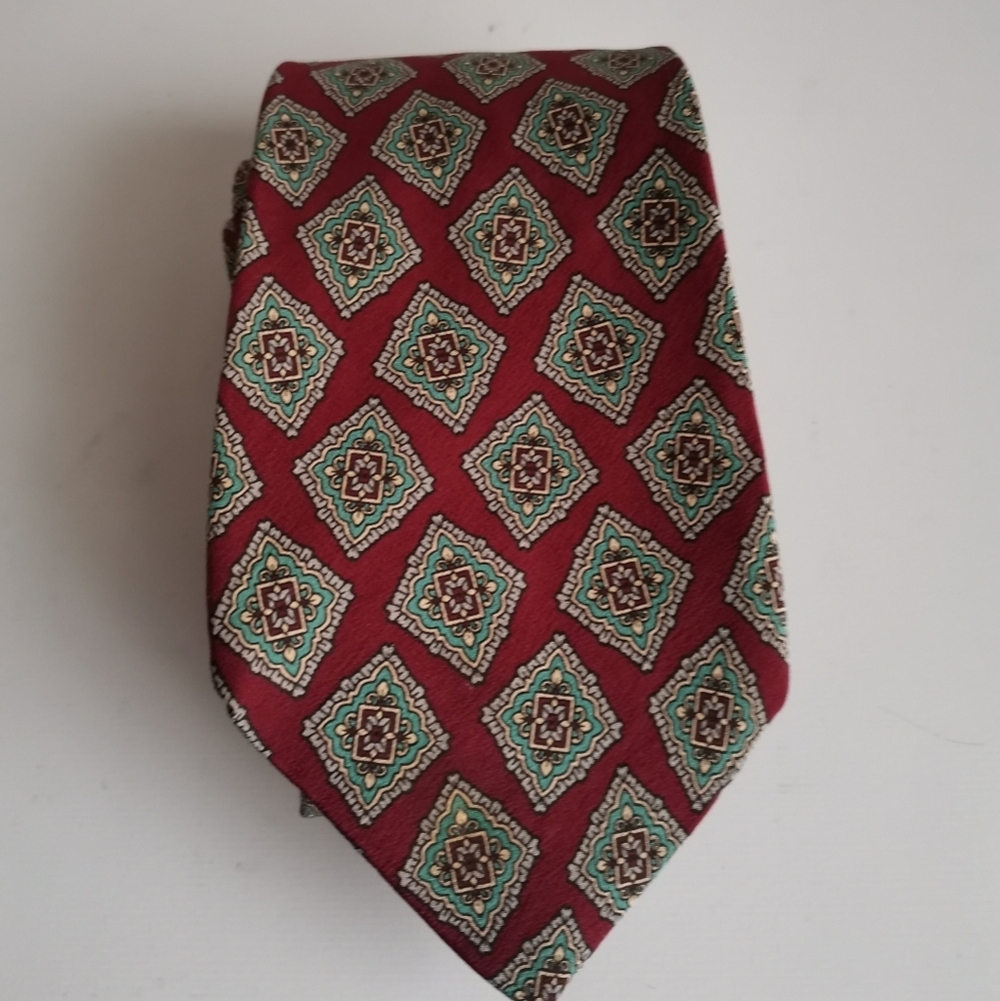 Bill Blass 100% Silk Dress Tie Made in USA